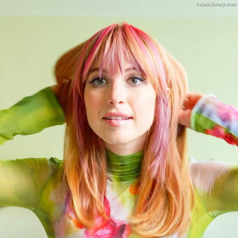 Hayley Williams photo 18 of 373