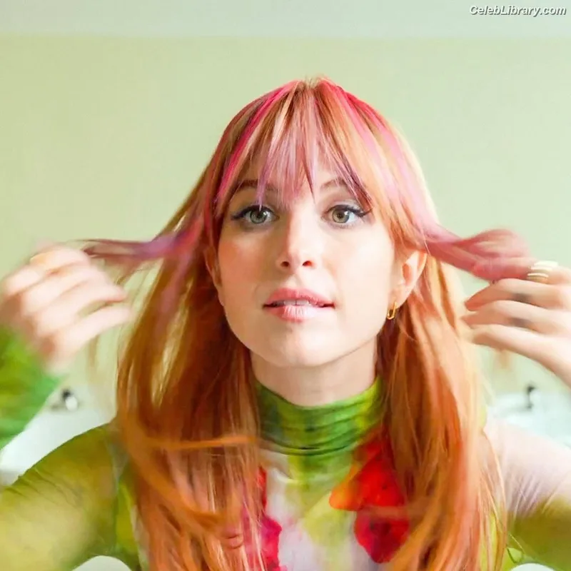 Hayley Williams photo 20 of 373