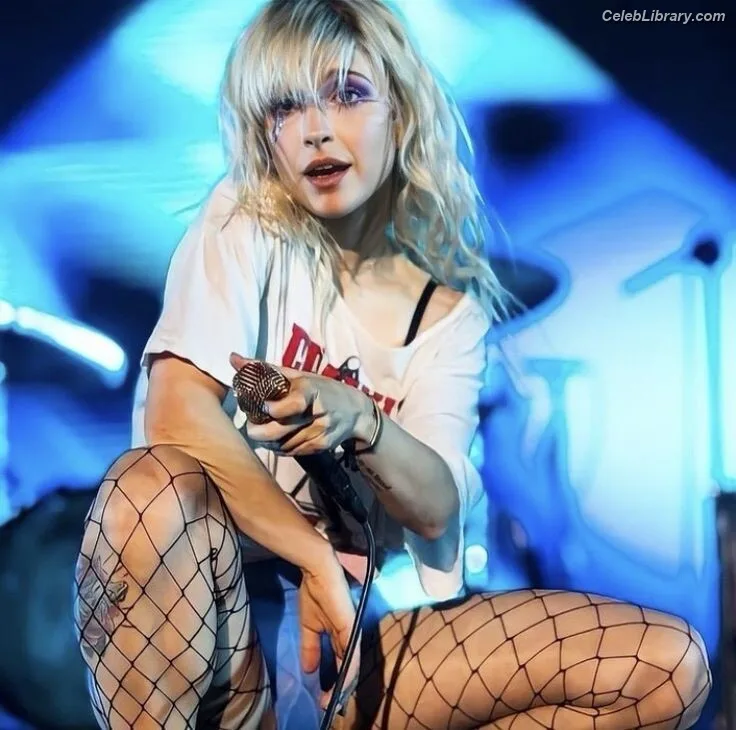 Hayley Williams photo 24 of 373