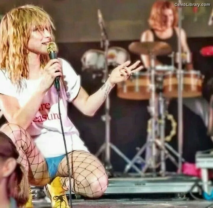 Hayley Williams photo 1 of 373