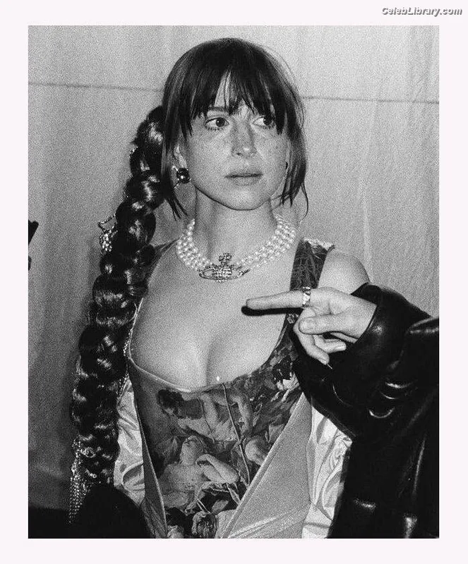 Hayley Williams photo 4 of 373