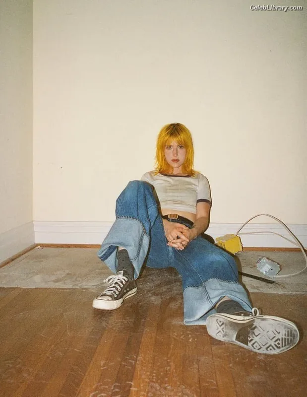 Hayley Williams photo 8 of 373