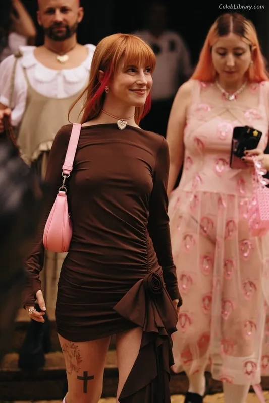 Hayley Williams photo 11 of 373
