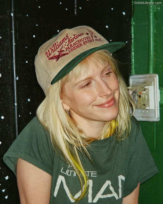 Hayley Williams photo 7 of 373