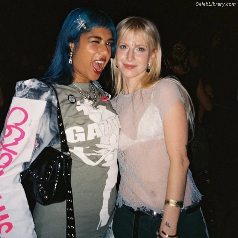 Hayley Williams photo 13 of 373