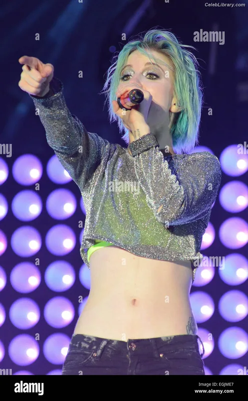 Hayley Williams photo 18 of 373