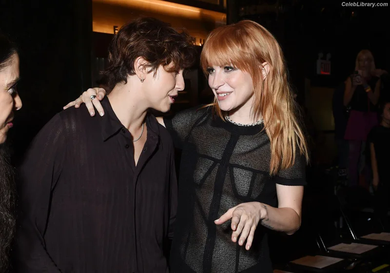 Hayley Williams photo 4 of 373
