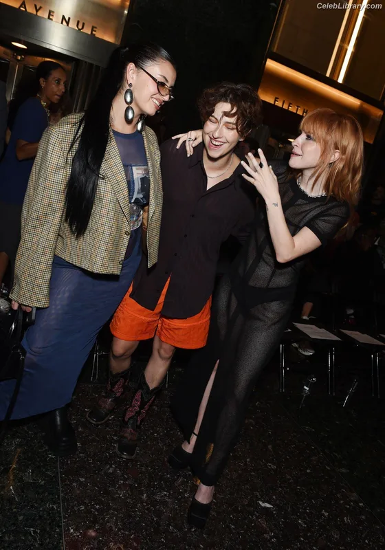 Hayley Williams photo 9 of 373