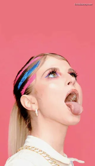 Hayley Williams photo 21 of 373