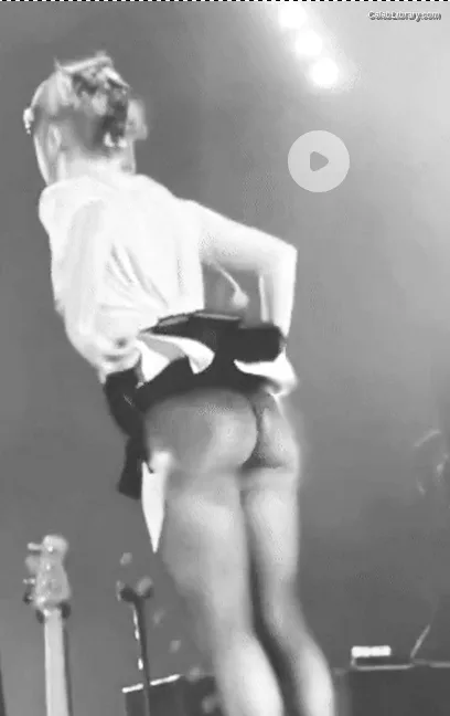 Hayley Williams photo 23 of 373
