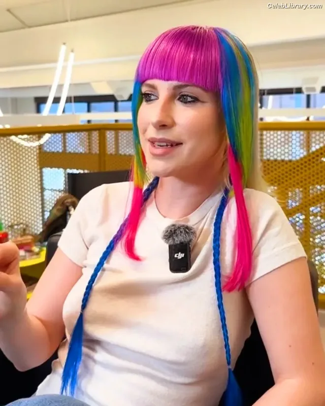 Hayley Williams photo 3 of 373