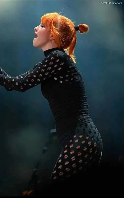 Hayley Williams photo 13 of 373