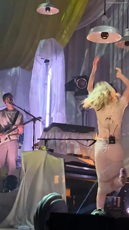 Hayley Williams photo 3 of 373