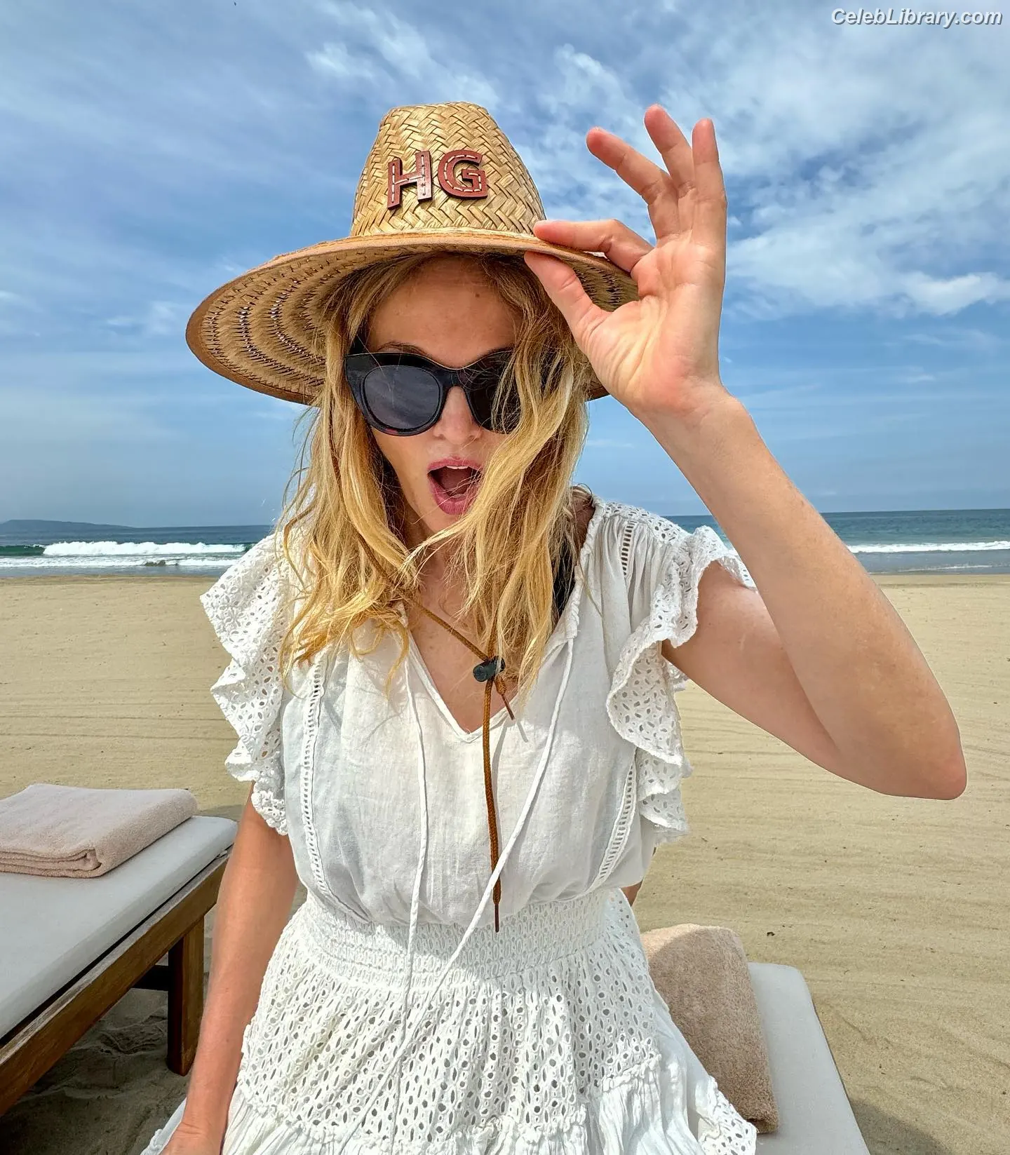 Heather Graham photo 23 of 482