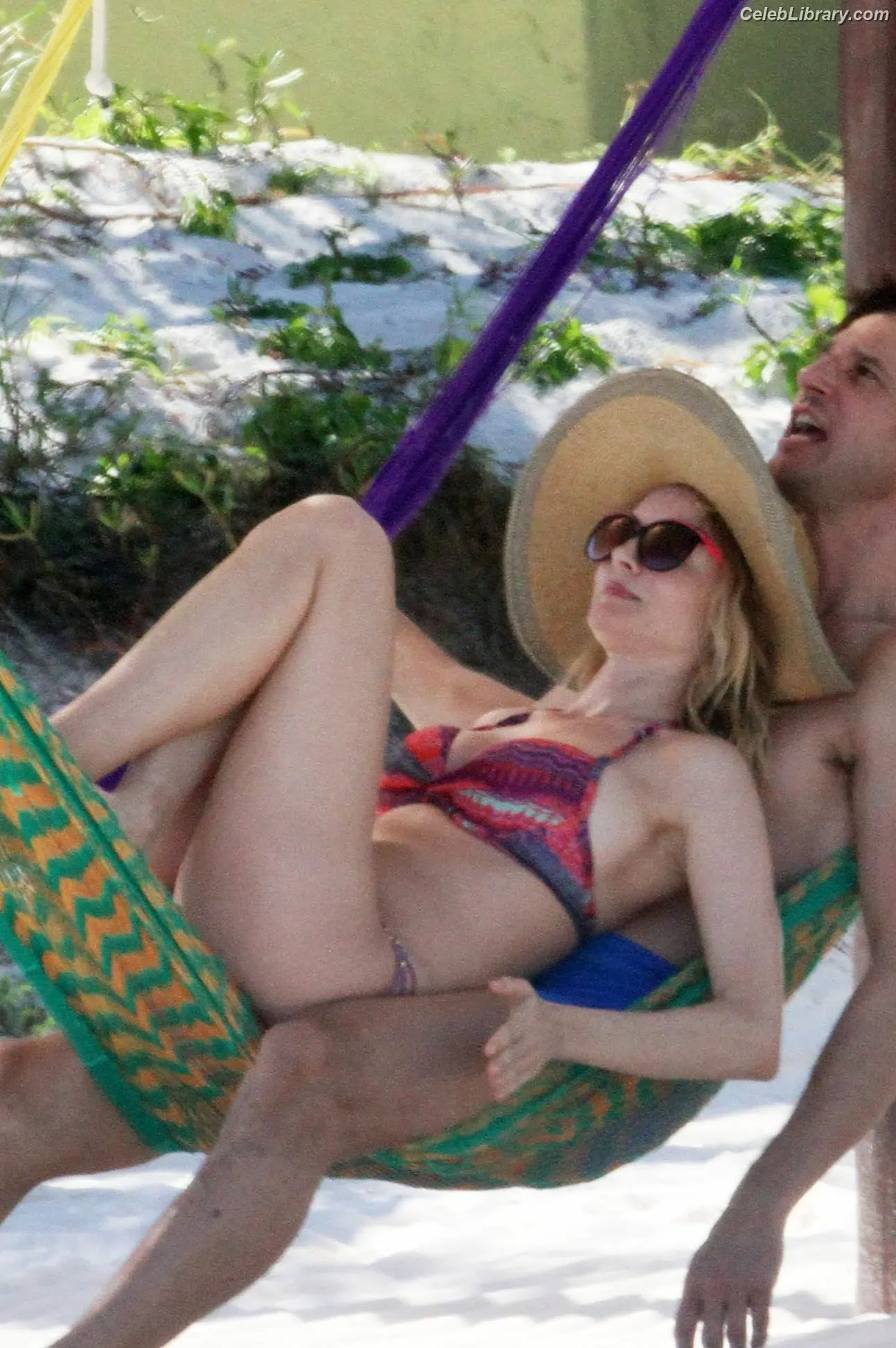 Heather Graham photo 16 of 482