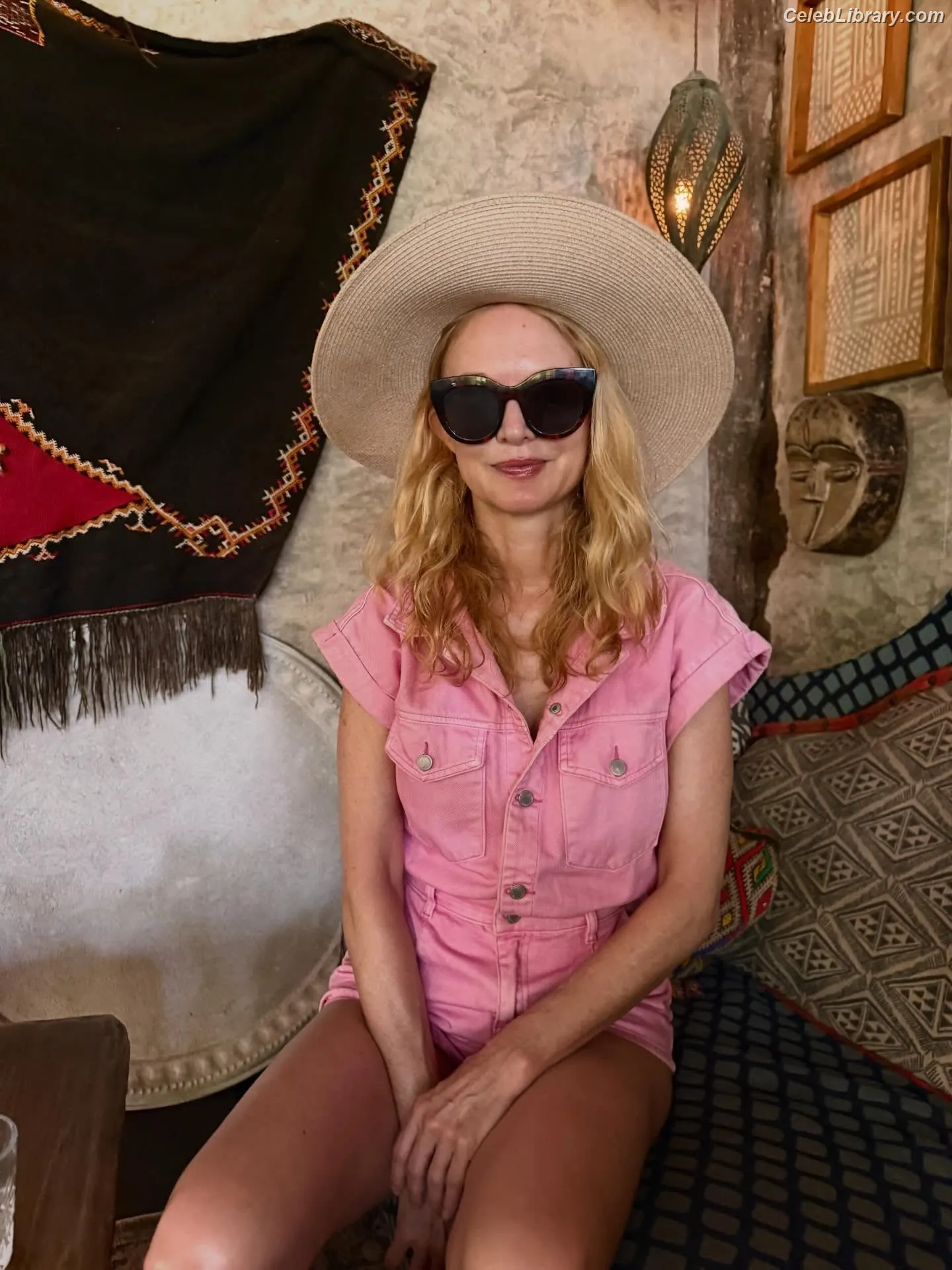 Heather Graham photo 5 of 482