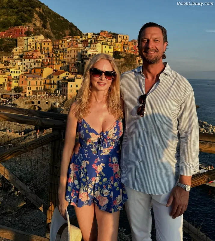 Heather Graham photo 12 of 483
