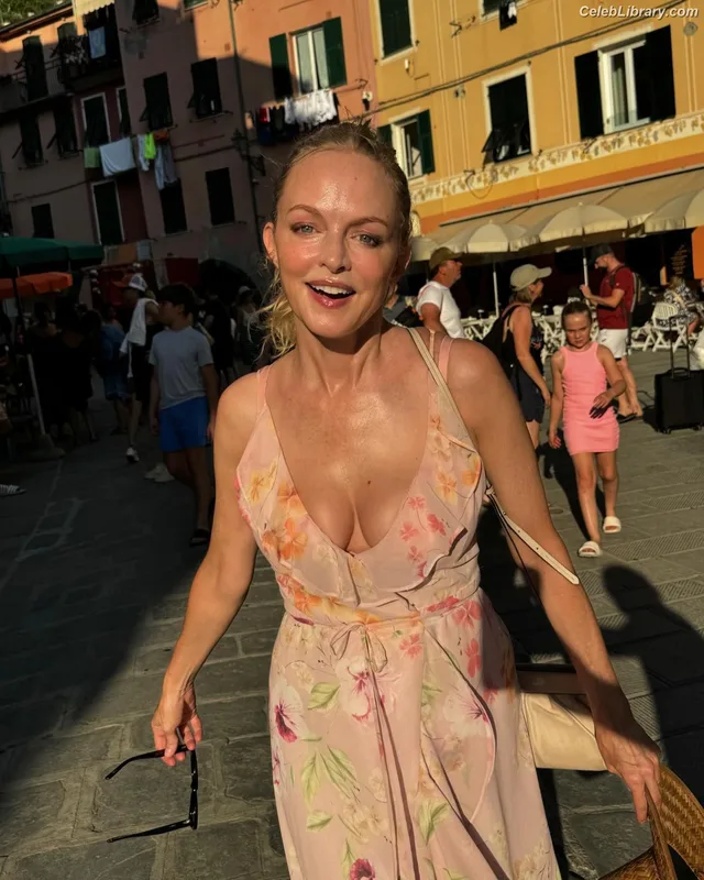 Heather Graham photo 15 of 483