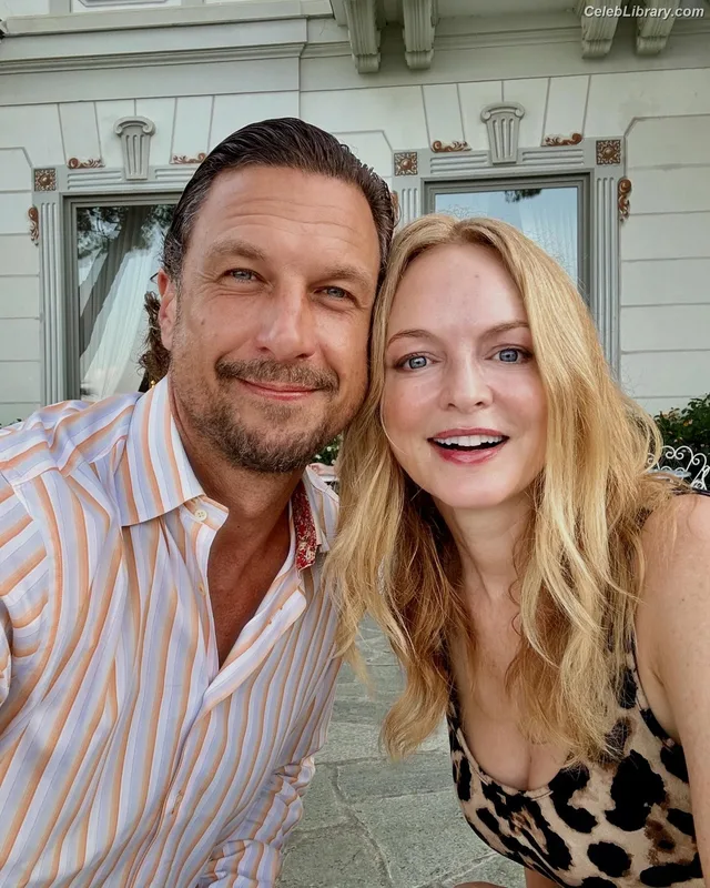 Heather Graham photo 19 of 483
