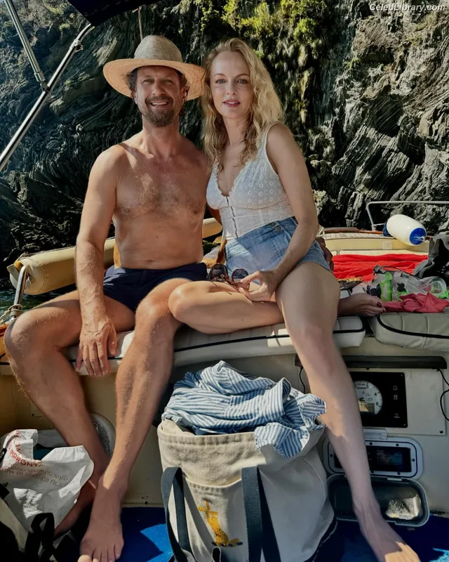 Heather Graham photo 23 of 483