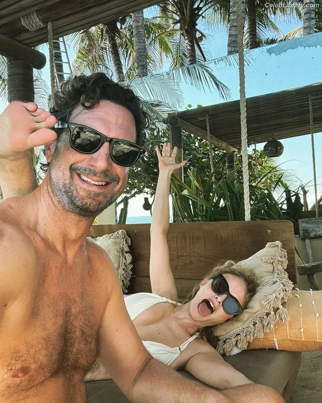 Heather Graham photo 20 of 483
