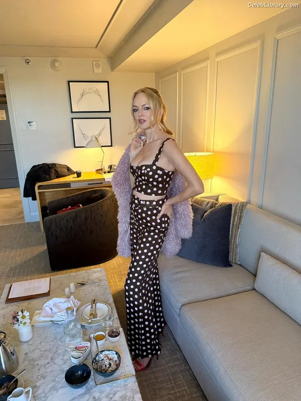 Heather Graham photo 5 of 483