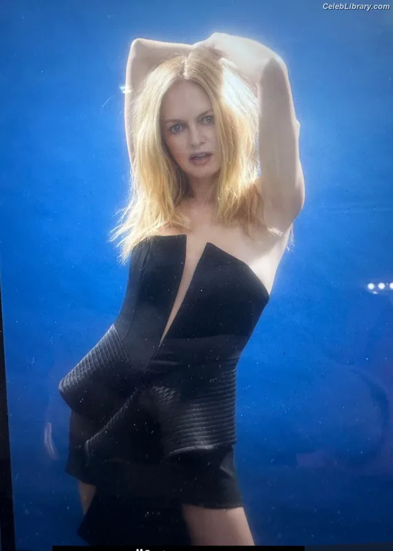 Heather Graham photo 3 of 483