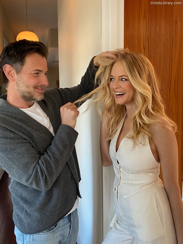 Heather Graham photo 5 of 483