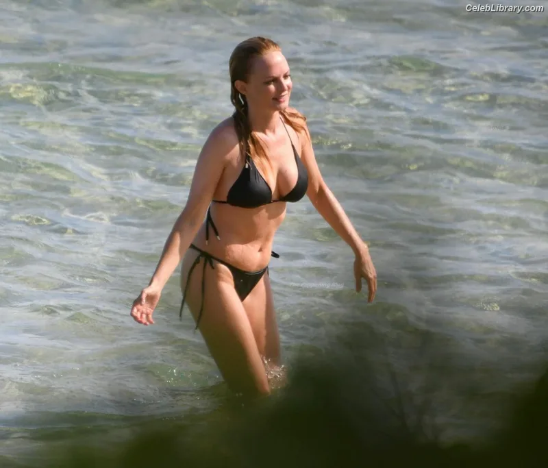 Heather Graham photo 22 of 483