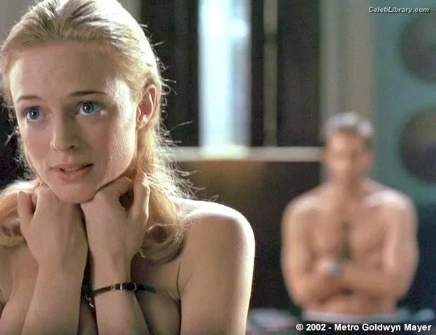 Heather Graham photo 14 of 483