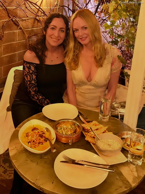 Heather Graham photo 3 of 483