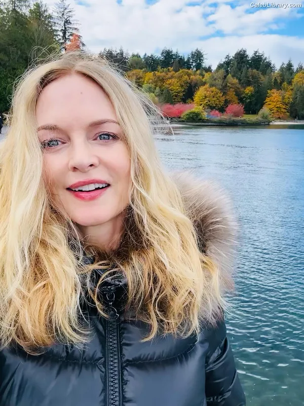 Heather Graham photo 4 of 483