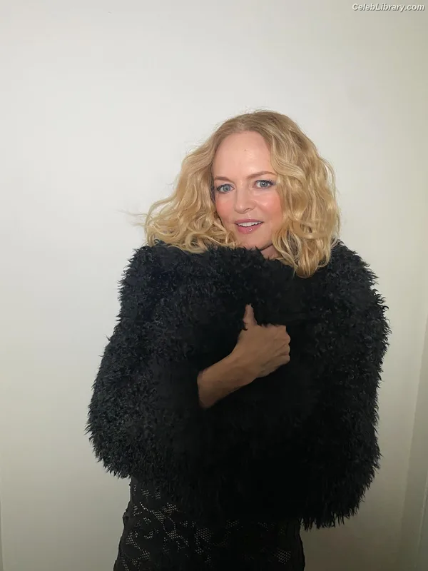 Heather Graham photo 8 of 483