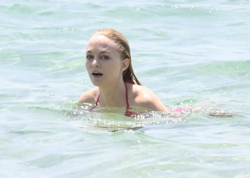 Heather Graham photo 21 of 483