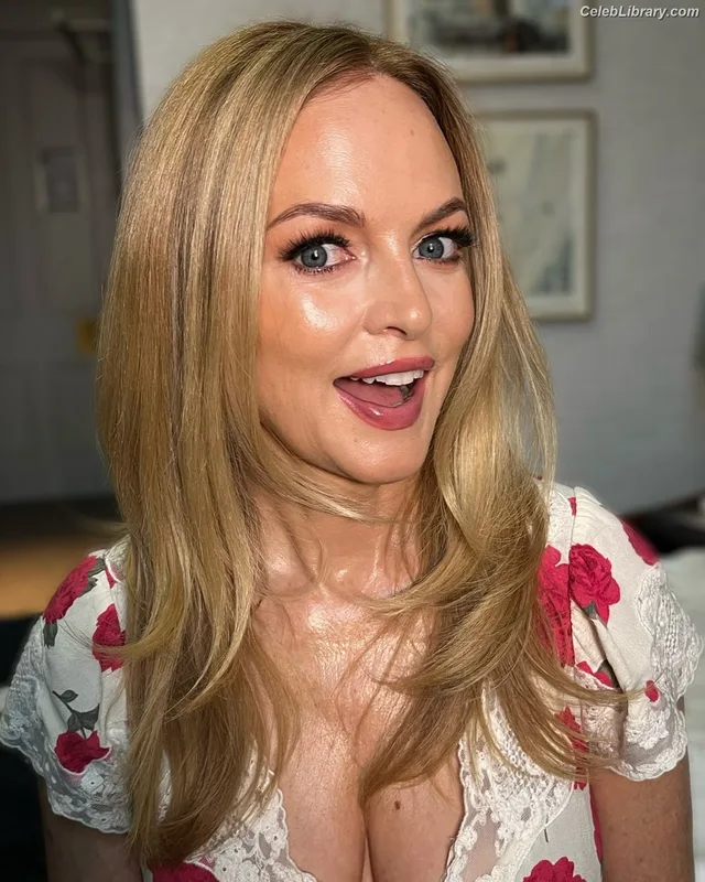 Heather Graham photo 6 of 483