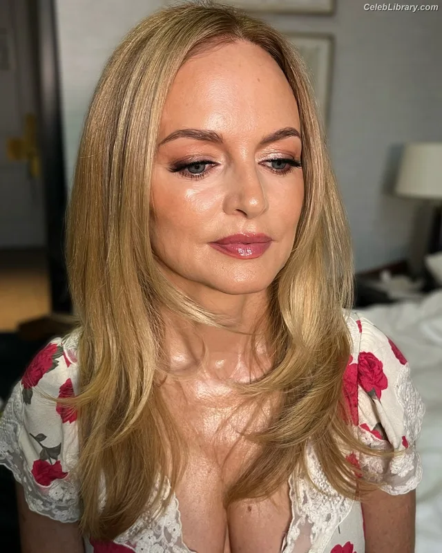 Heather Graham photo 7 of 483