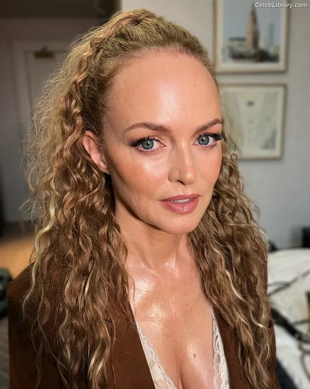 Heather Graham photo 10 of 483