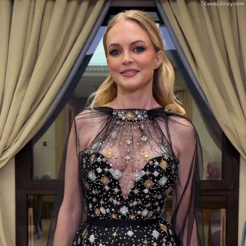 Heather Graham photo 15 of 483
