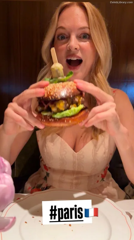 Heather Graham photo 2 of 483