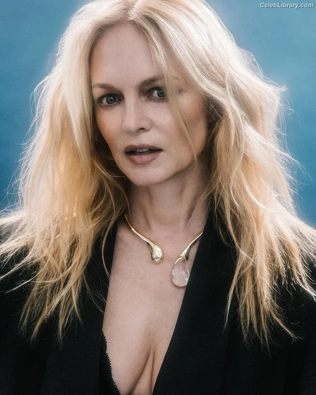 Heather Graham photo 2 of 483