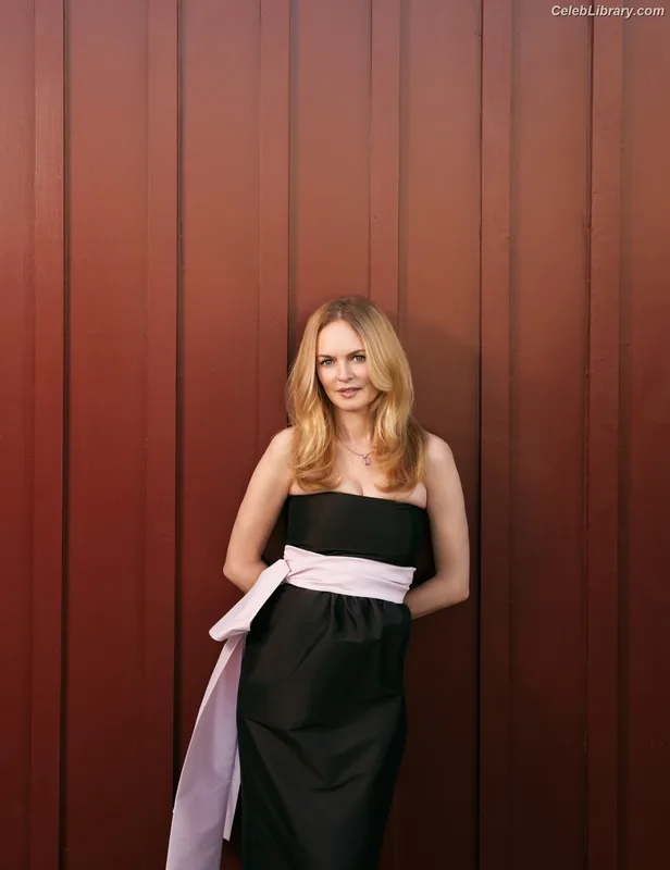 Heather Graham photo 3 of 483