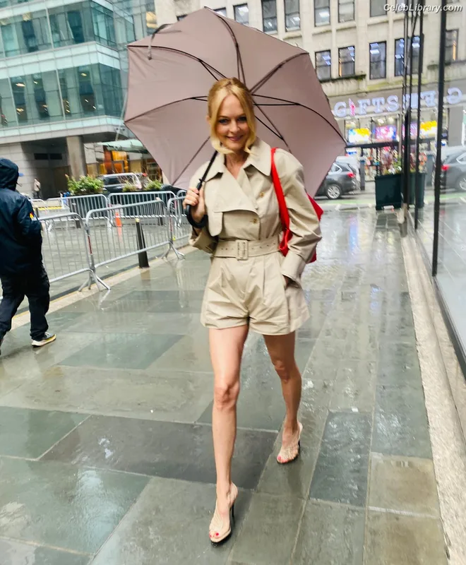 Heather Graham photo 15 of 483