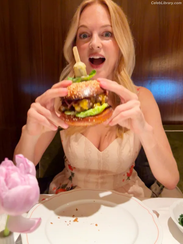 Heather Graham photo 17 of 483