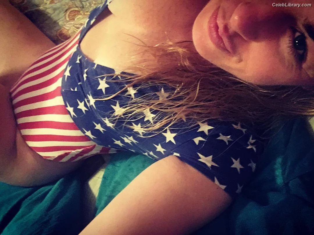 Heather Hardy photo 9 of 420