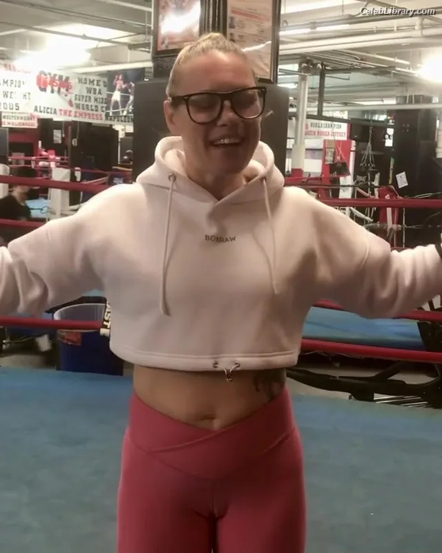 Heather Hardy photo 1 of 421