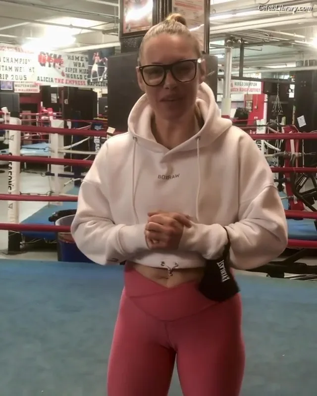 Heather Hardy photo 3 of 421