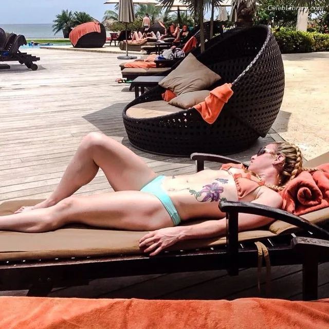 Heather Hardy photo 5 of 421