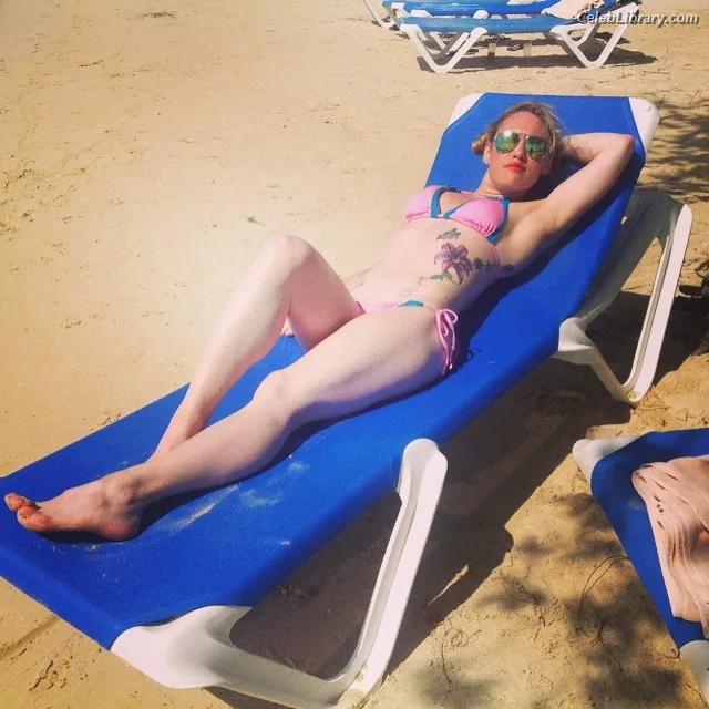Heather Hardy photo 10 of 421