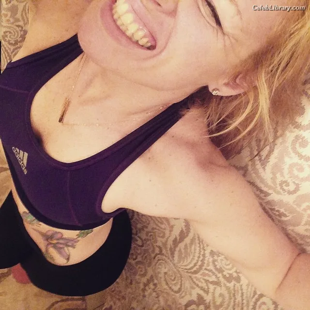 Heather Hardy photo 16 of 421