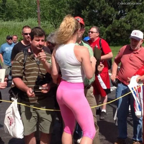 Heather Hardy photo 6 of 421